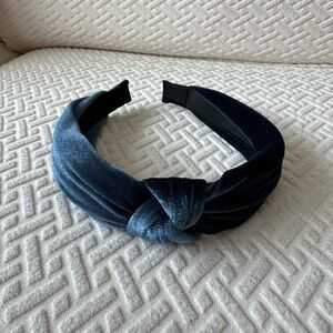NWOT Rue21 Blue Velvet Knot Headband